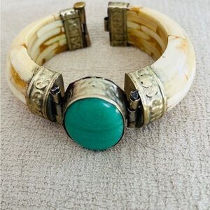 Vintage Bakelite and Turquoise Stone Bracelet